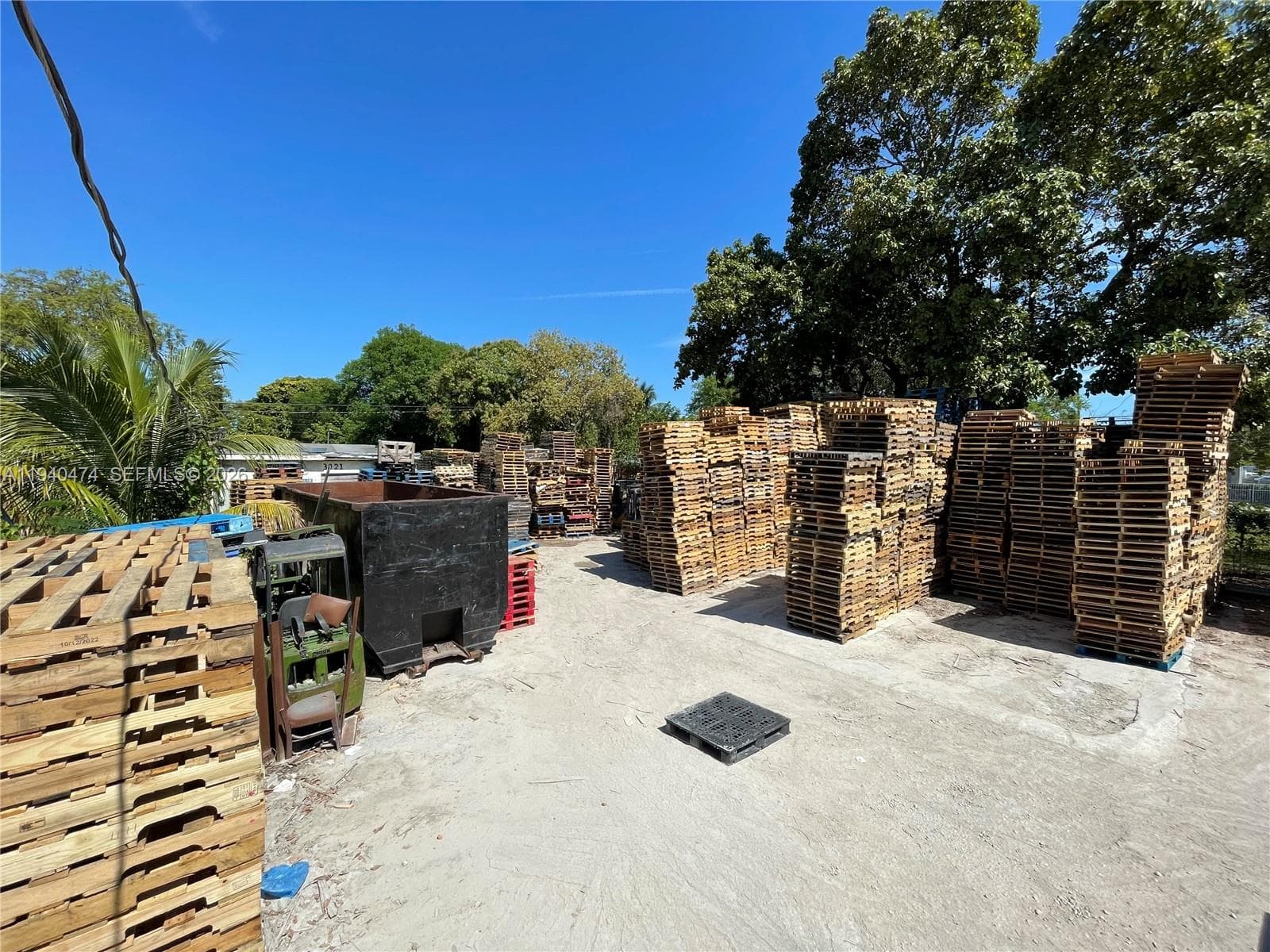 3021 NW 54th St, Miami FL 33142