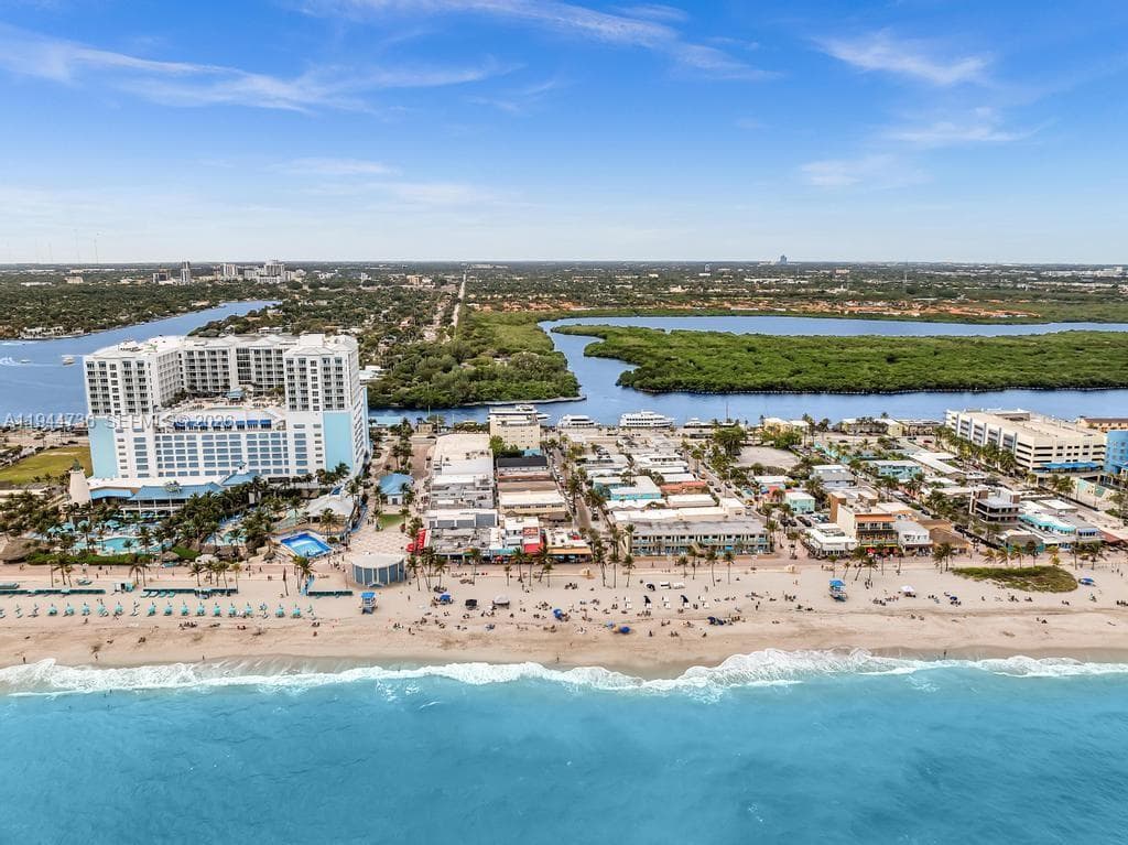 1318 N Ocean Dr, Hollywood FL 33019