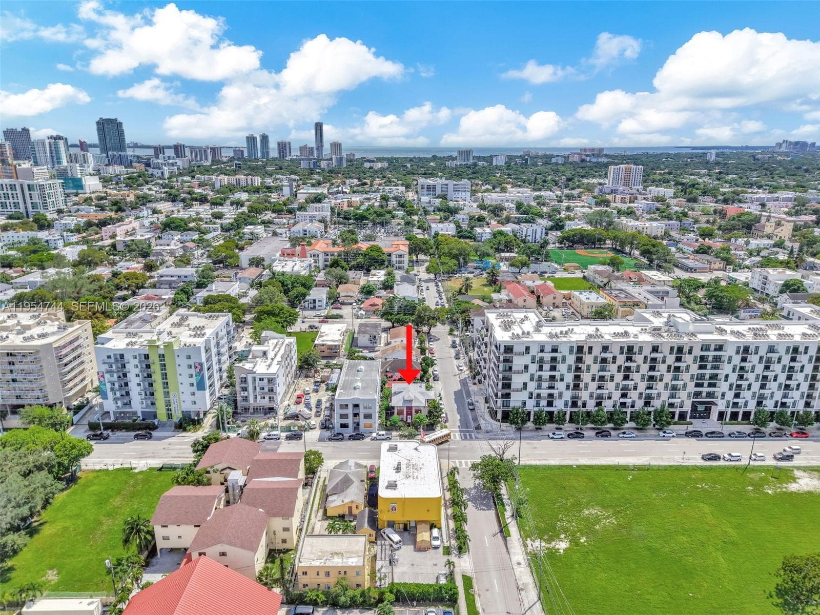 676 & 119 SW 1st St, Miami FL 33130
