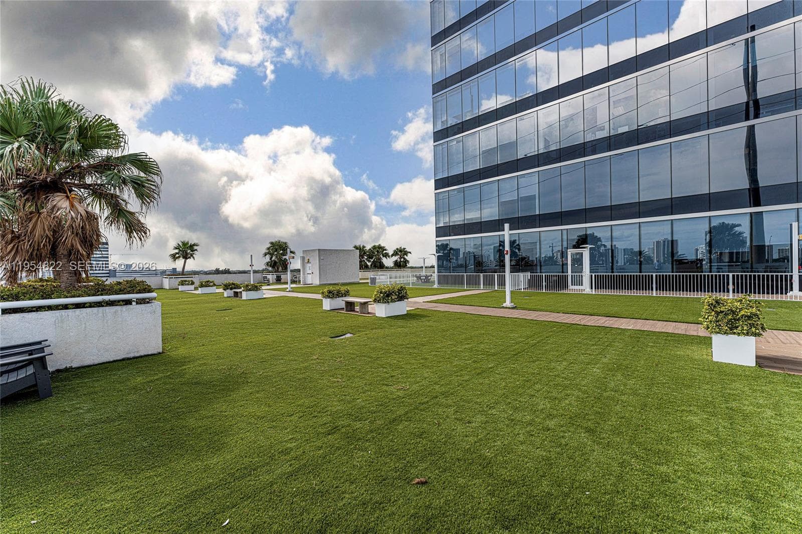 20200 W Dixie Hwy # 903, Miami FL 33180
