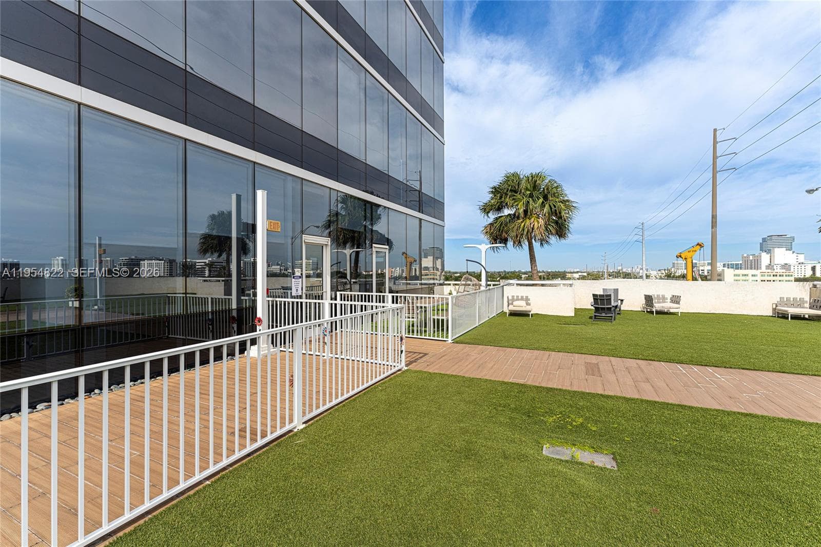 20200 W Dixie Hwy # 903, Miami FL 33180