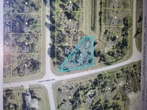 941 Capetown Avenue, Lehigh Acres FL 33974