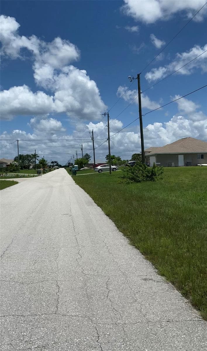 2 NW 13TH PL, Cape Coral FL 33993