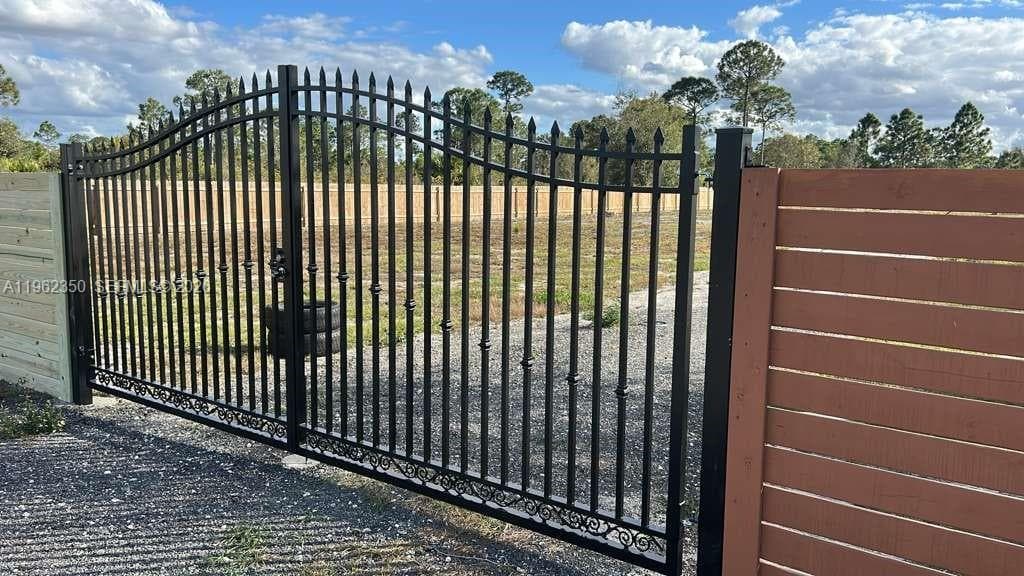 648 Hunting Club Ave, Clewiston FL 33440