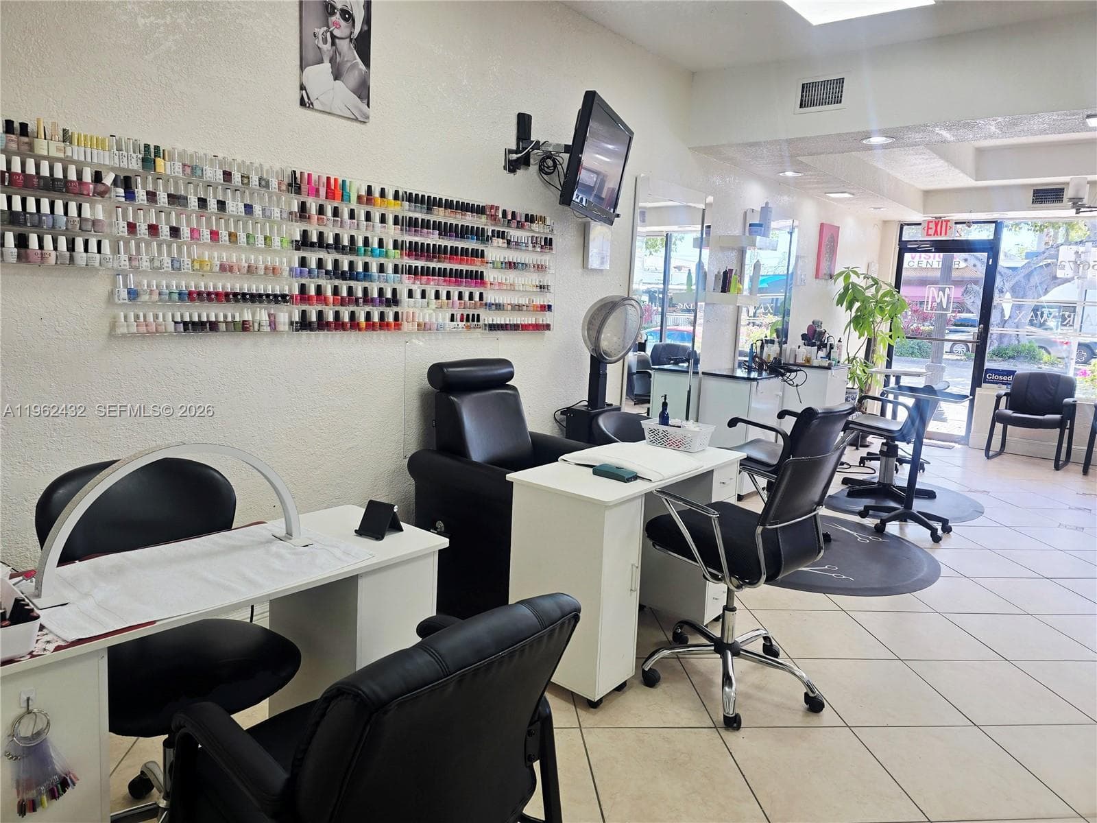 Manicure/ Pedicure layout