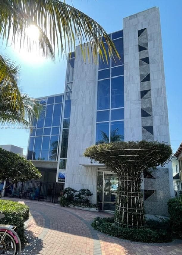 240 Commercial Blvd, Lauderdale By The Sea FL 33308