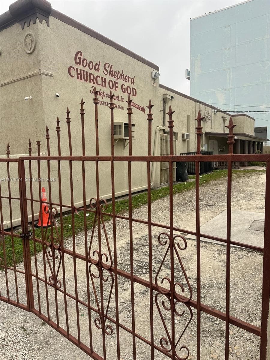 5301 NW 17th Ave, Miami FL 33142