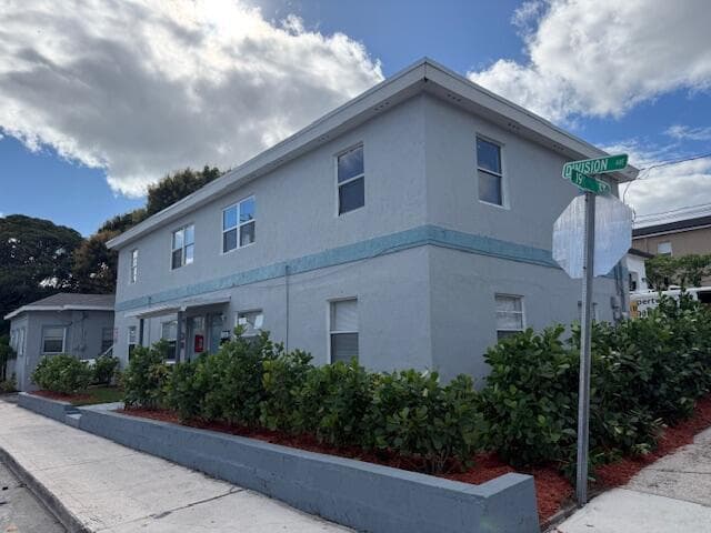 1913 Division Avenue, West Palm Beach FL 33407