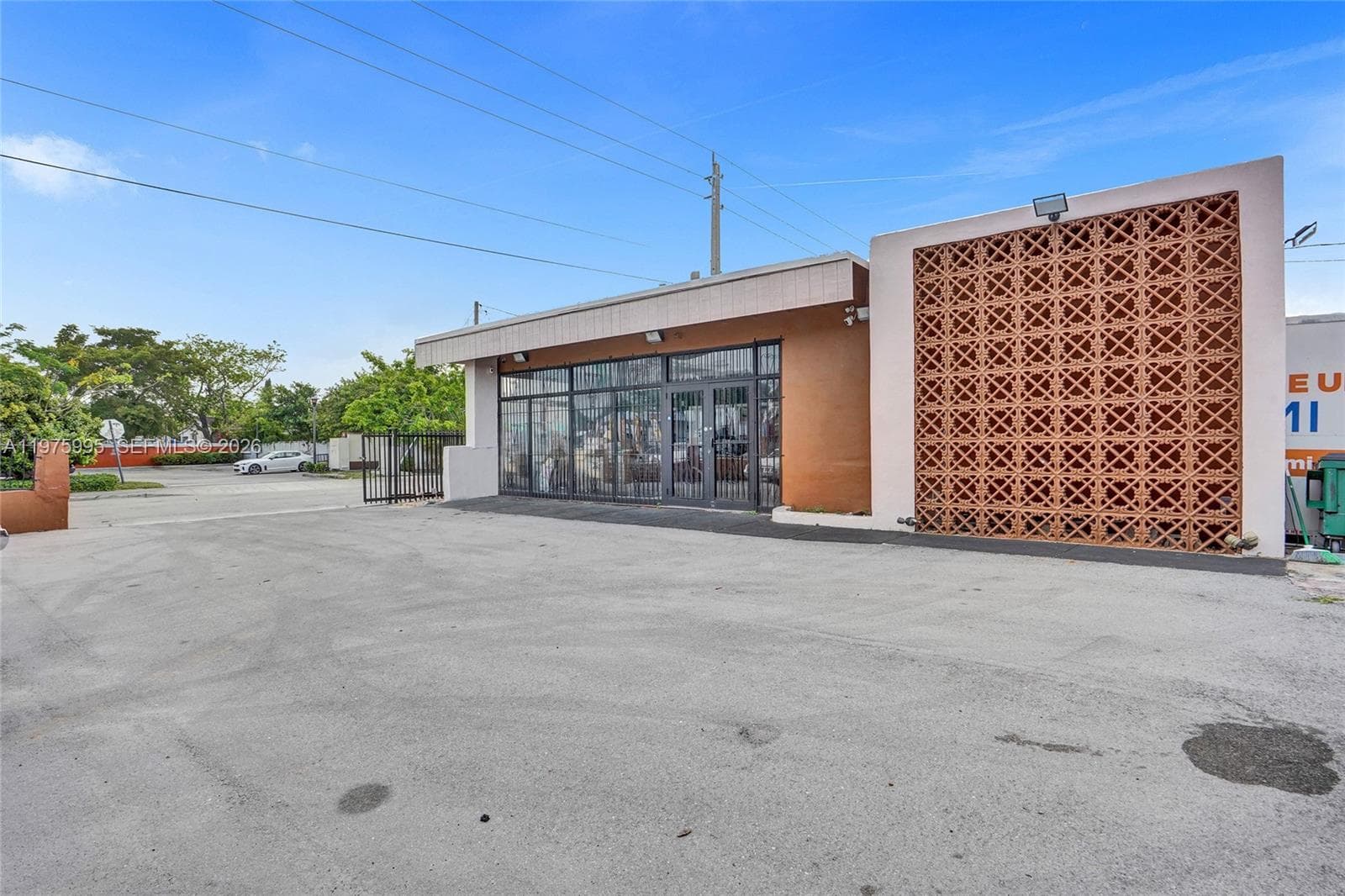 5595 NW 17th Ave, Miami FL 33142