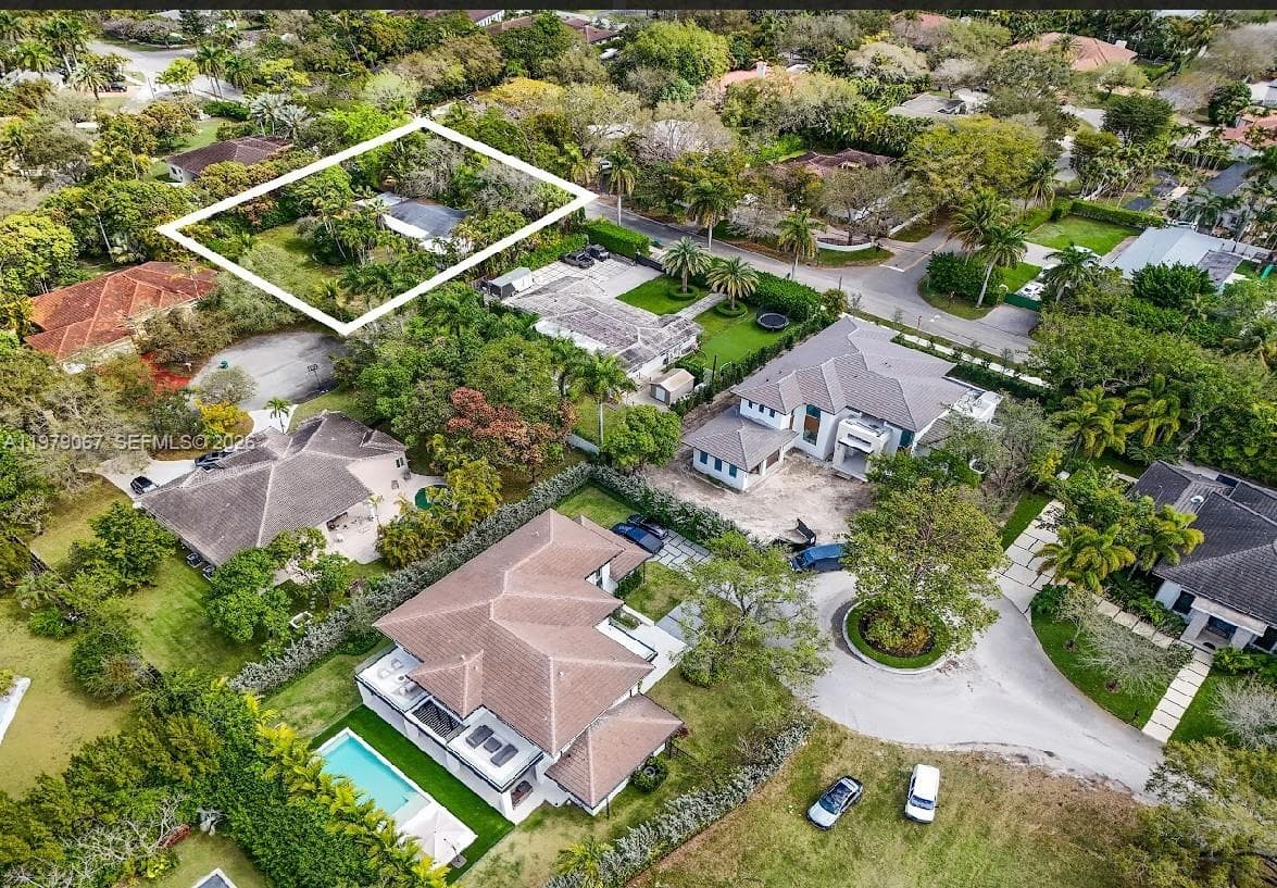 9330 SW 72nd Ave, Pinecrest FL 33156