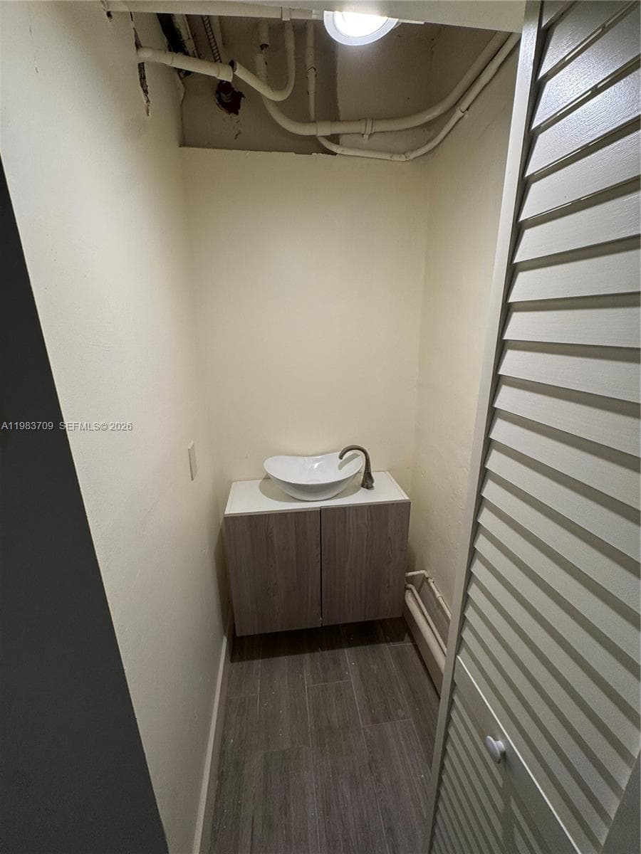 110 Washington Ave # 7, Miami Beach FL 33139