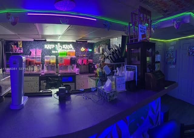 North Miami Beach, FL, 33160