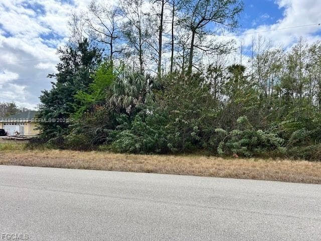 459 GREENBRIAR BLVD, Lehigh Acres FL 33972