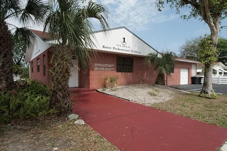 21-NE-168th-St-North-Miami-Beach-FL-Buil