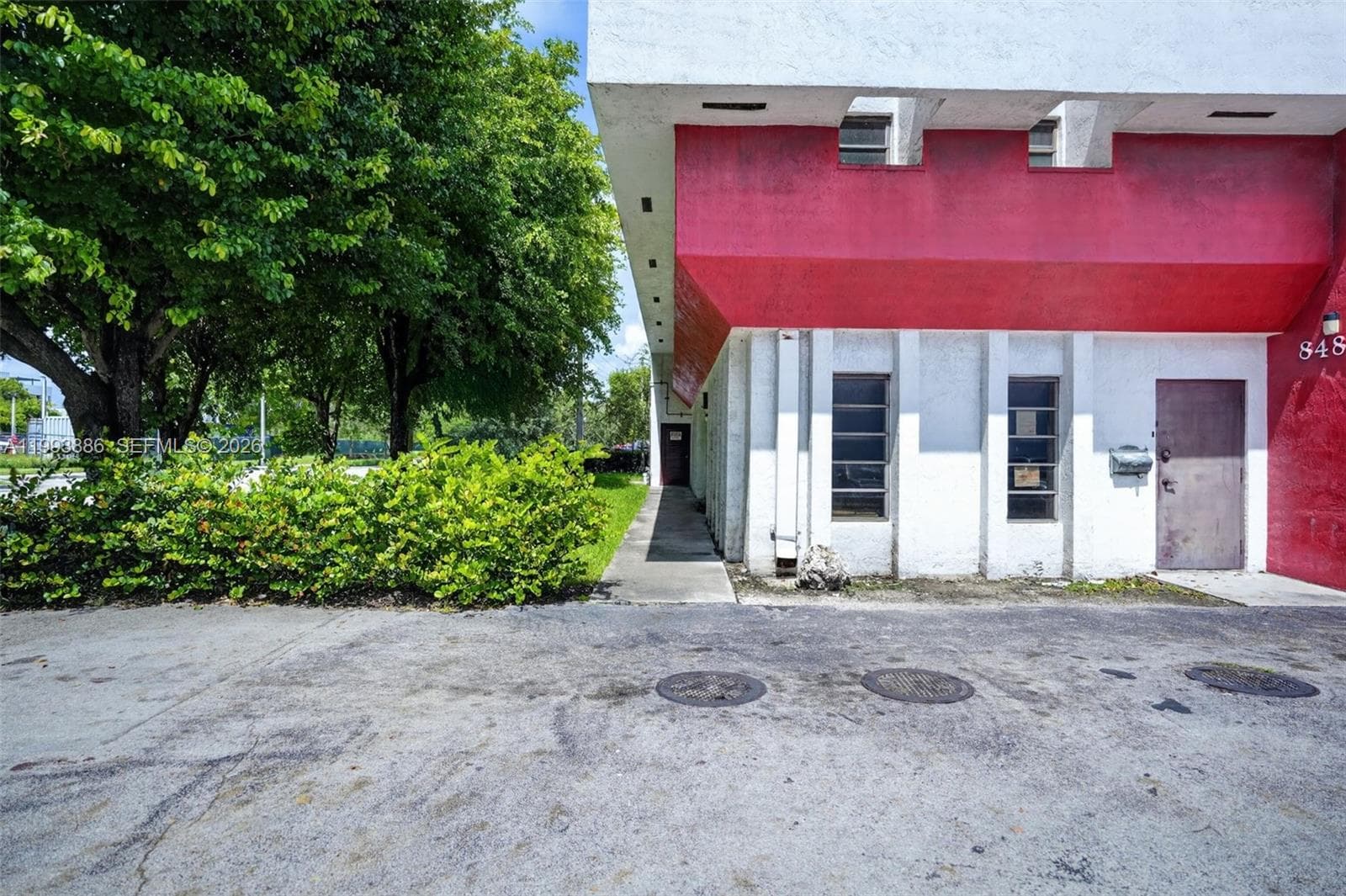 Warehouse/Restaurant For Sale In Doral, Doral FL 33166