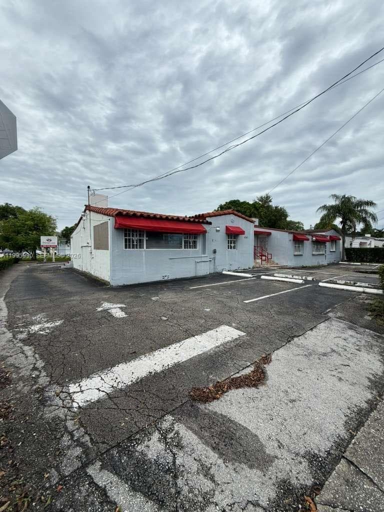 4141 SW 6th St, Miami FL 33134