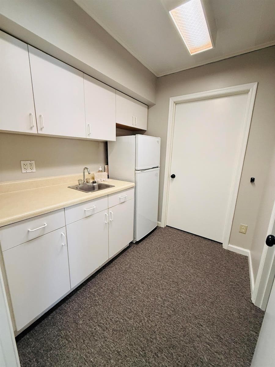 KITCHENETTE