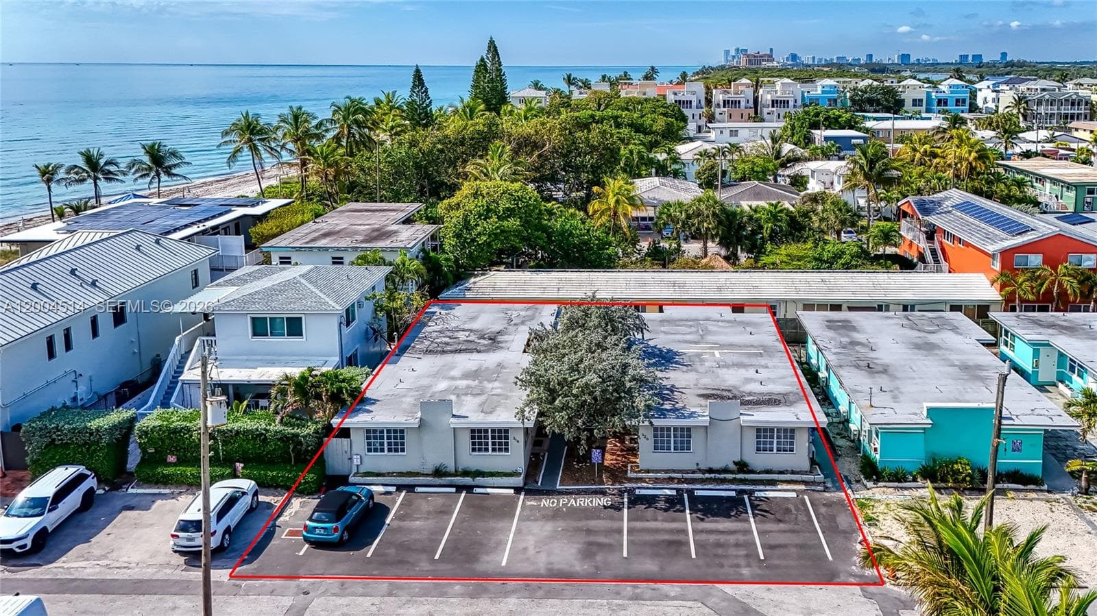 318 Walnut St, Hollywood FL 33019