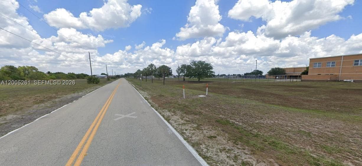 1702 NE 10th PL, Cape Coral FL 33909