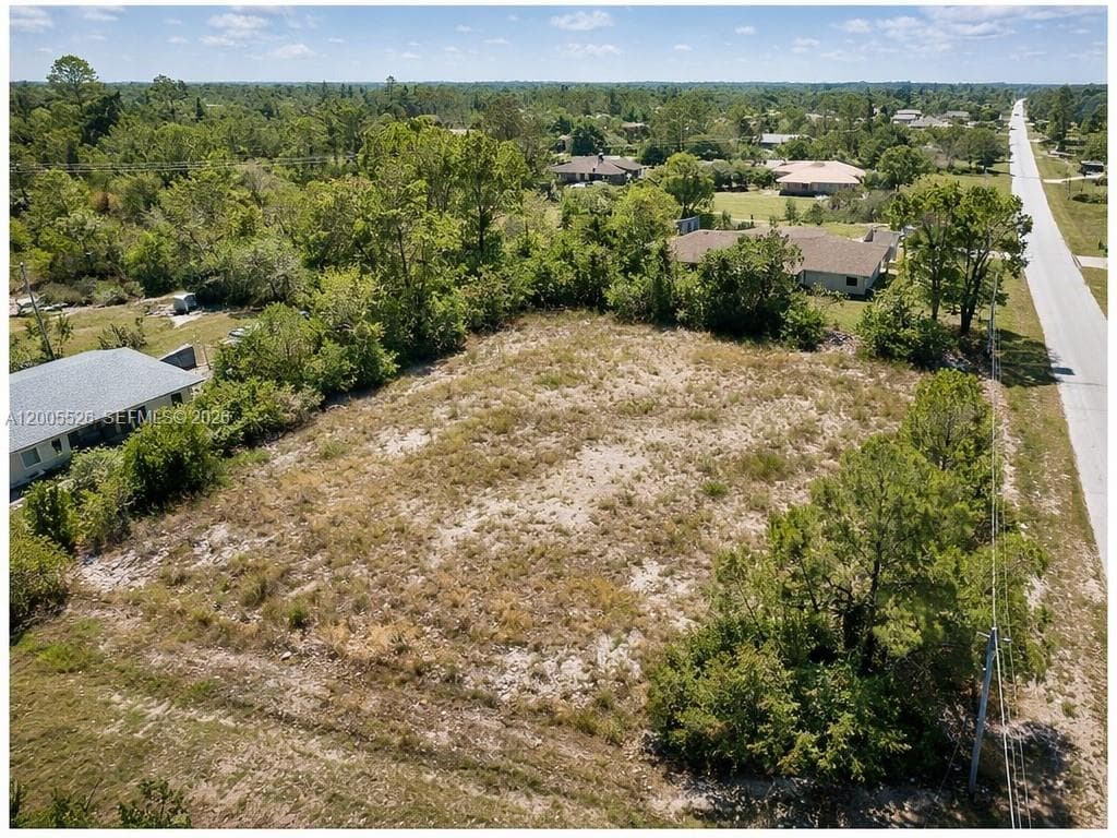 682 Woodcrest Dr, Lehigh Acres FL 33972