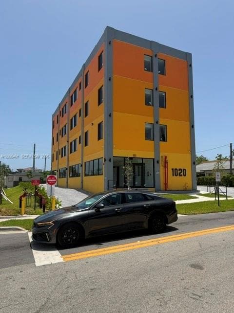1020 NW 2nd Ave # 101, Hallandale Beach FL 33009