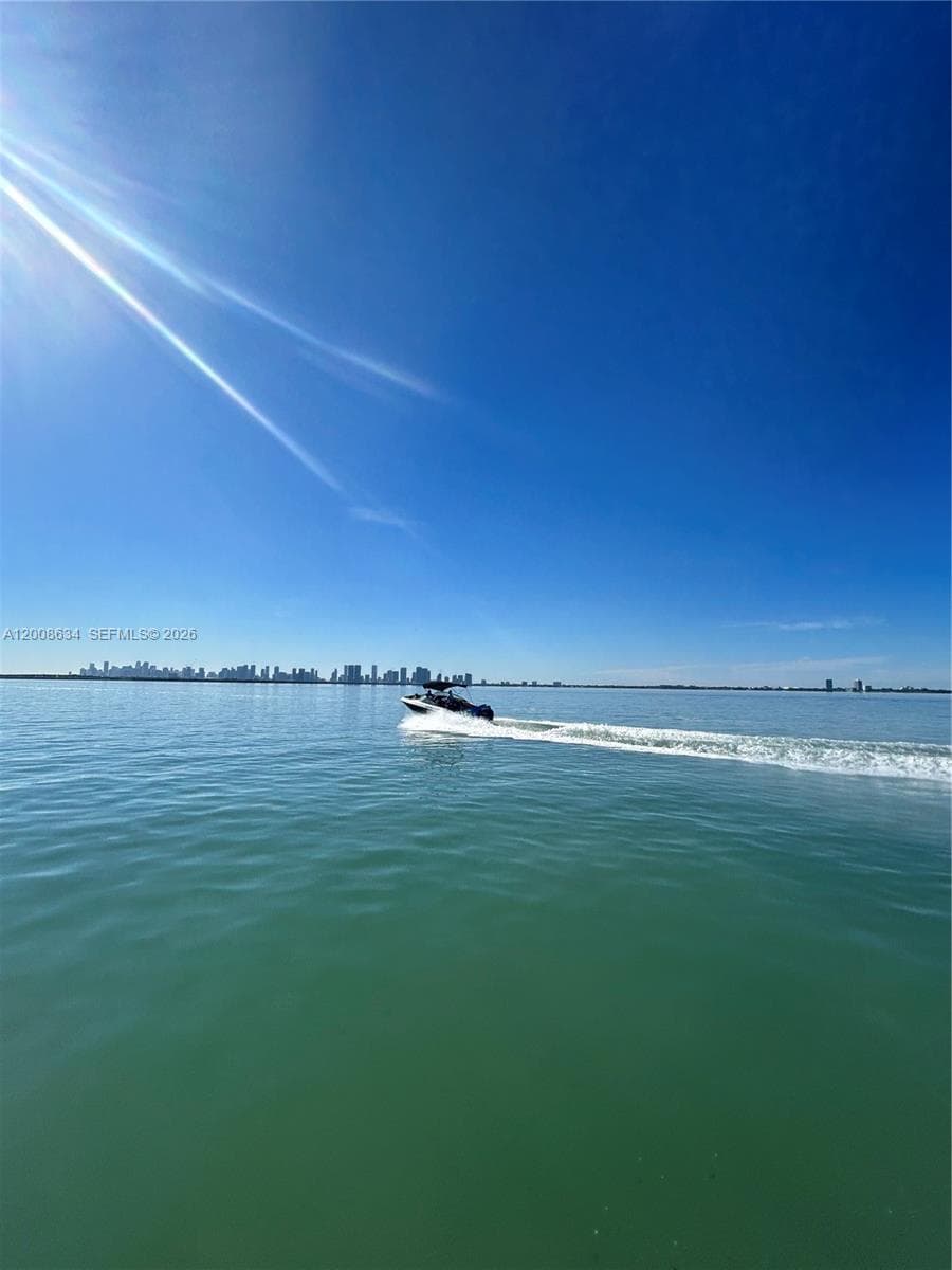 910 West Ave, Miami Beach FL 33139