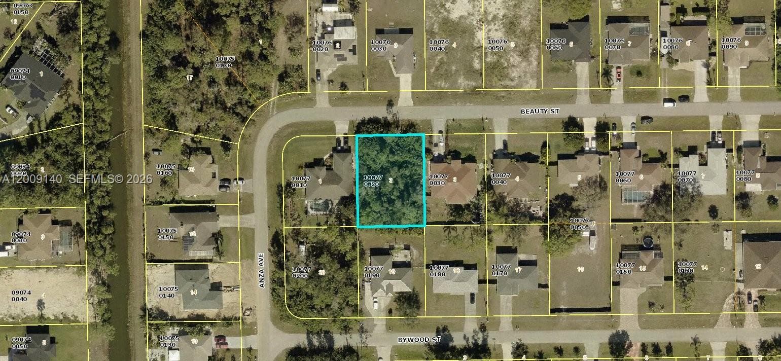 5217 Beauty St., Lehigh Acres FL 33971
