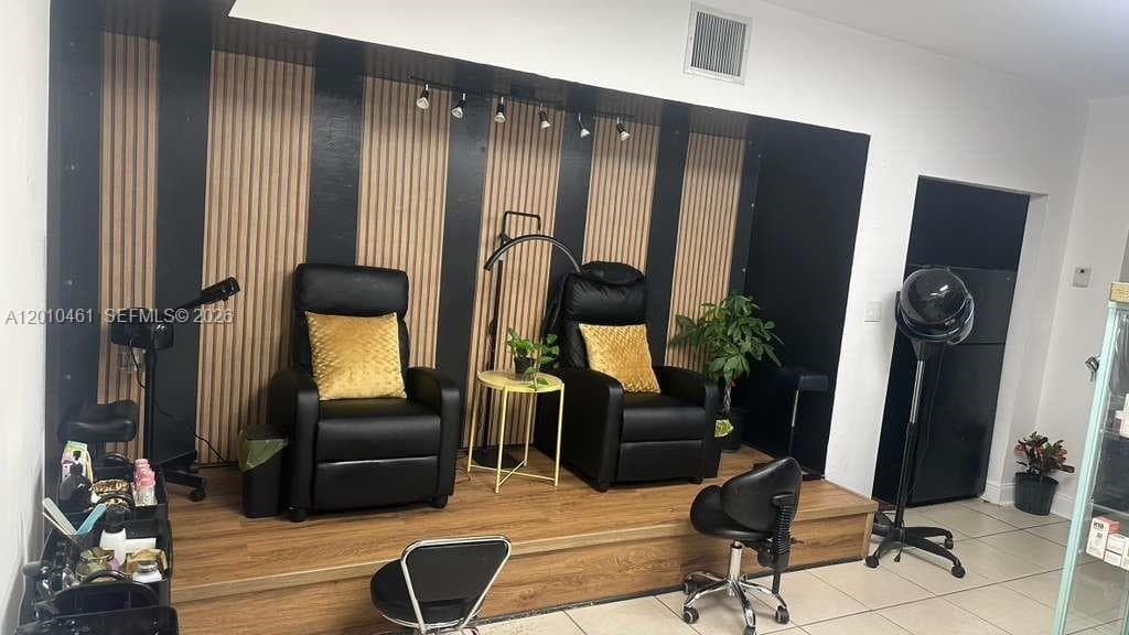 9610 Fontainebleau Blvd, Miami FL 33172