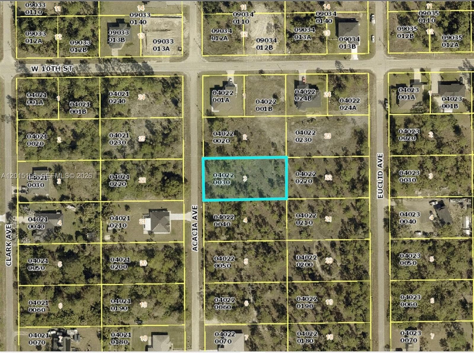 918 Acacia Ave, Lehigh Acres FL 33972