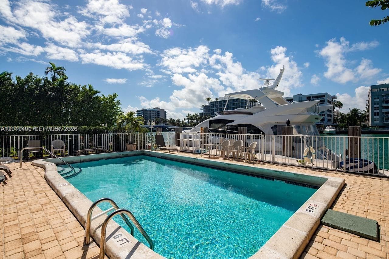 34 Bal Bay Dr, Bal Harbour FL 33154