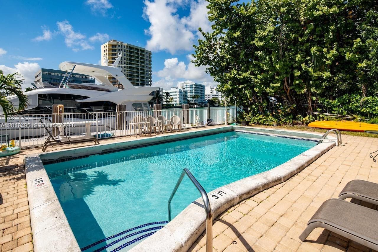 34 Bal Bay Dr, Bal Harbour FL 33154