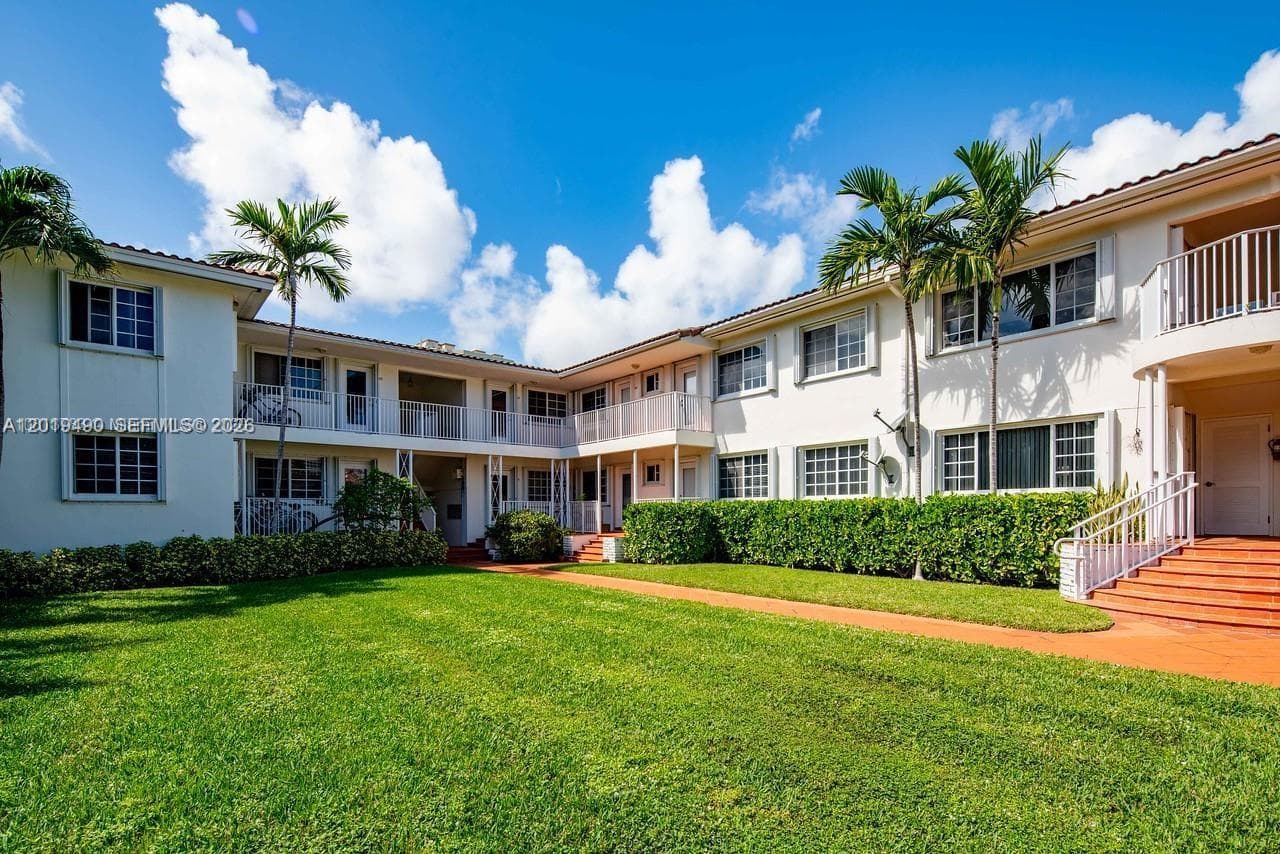 34 Bal Bay Dr, Bal Harbour FL 33154