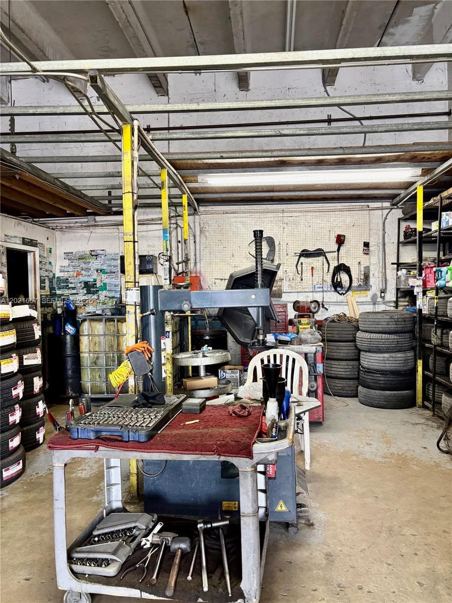 11750 NW 87th Pl, Hialeah Gardens FL 33018