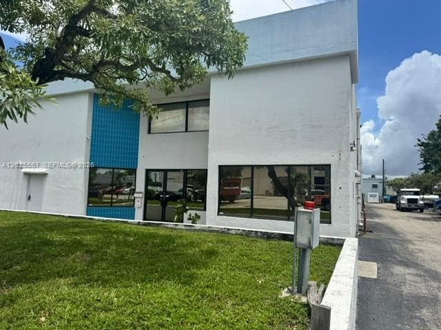 FRONT OF STRUCTURE