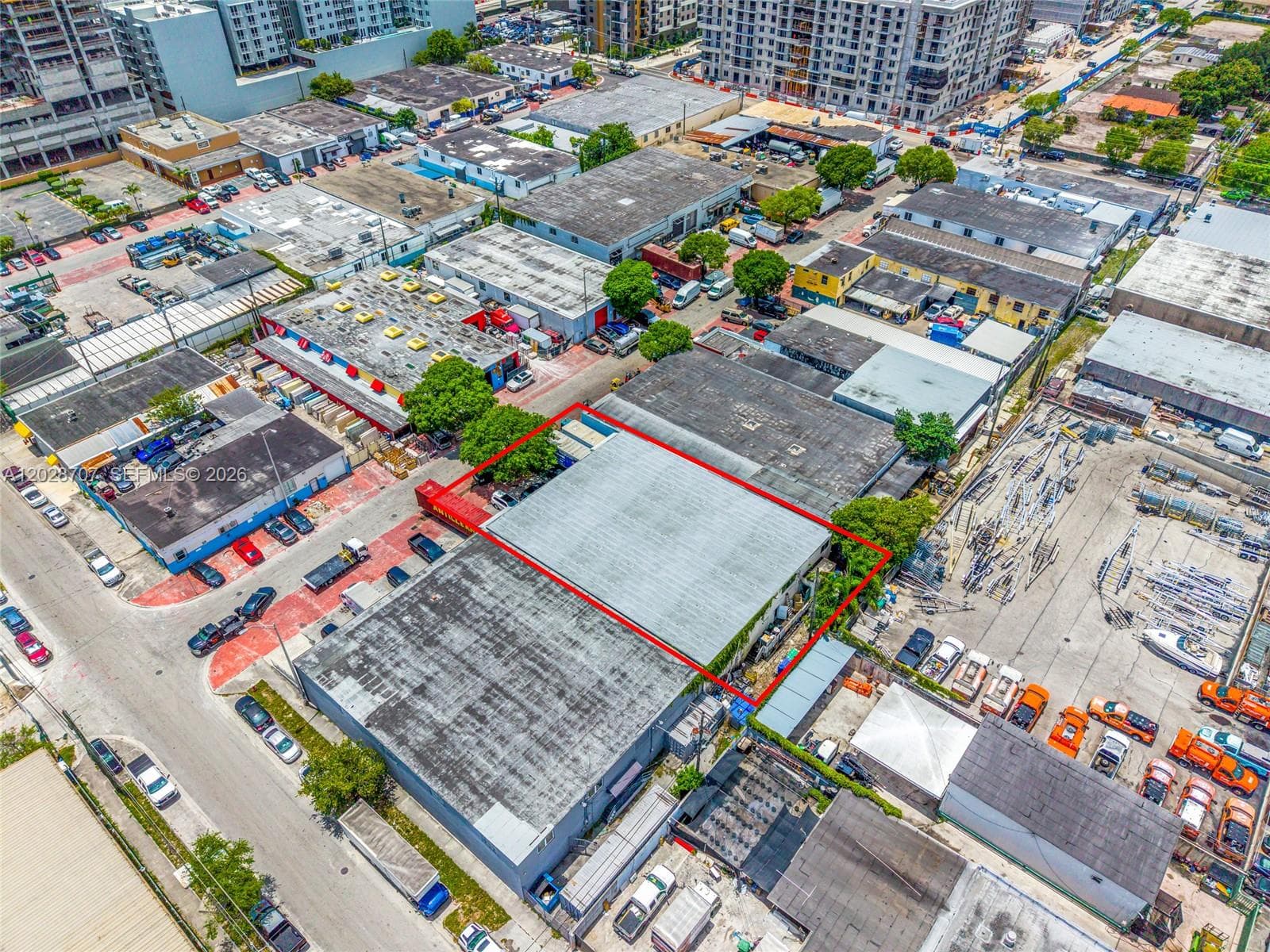 1085 E 27th St, Hialeah FL 33013
