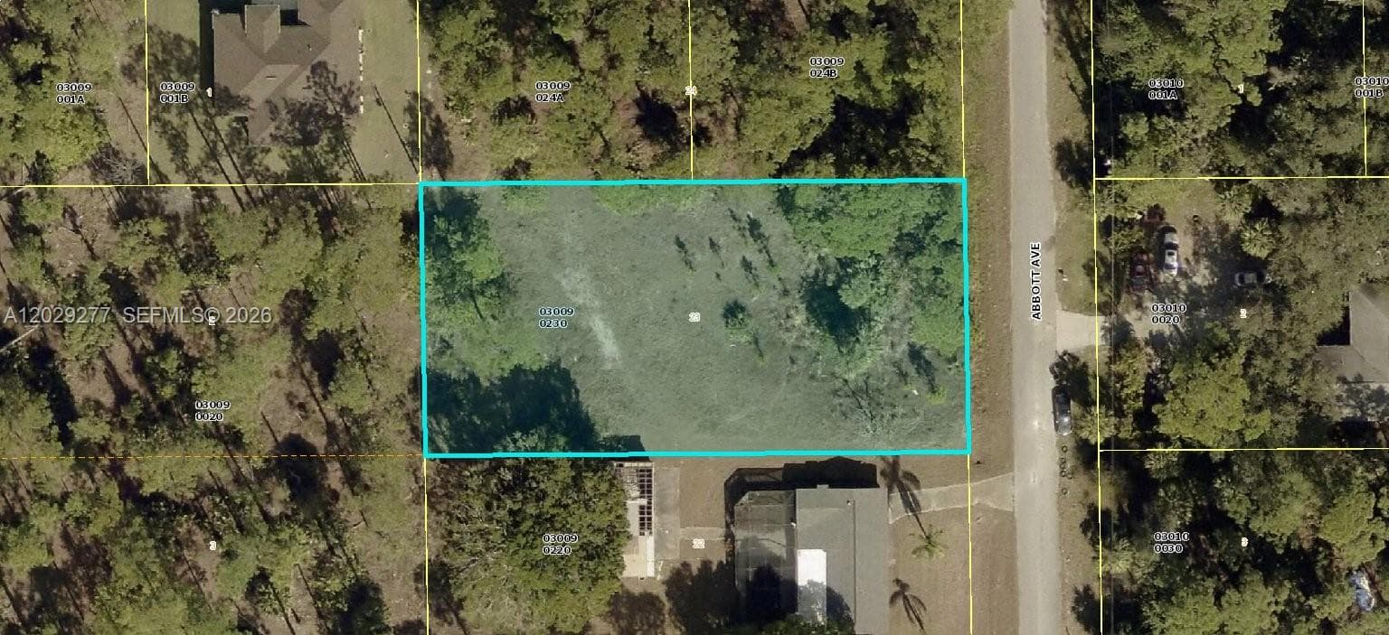 821 Abbott Ave., Lehigh Acres FL 33972