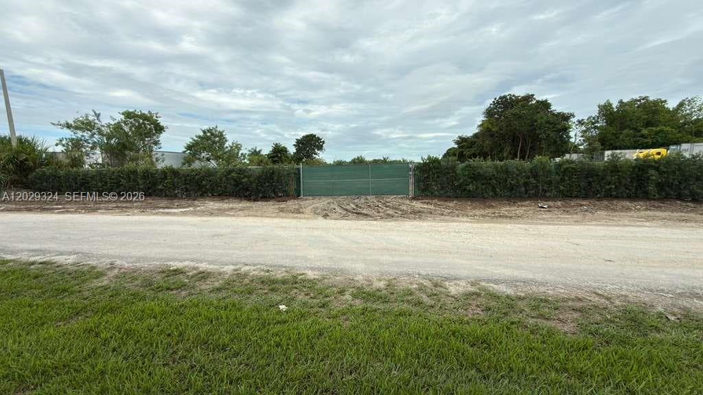 16555 SW 213TH AVE, Miami FL 33187
