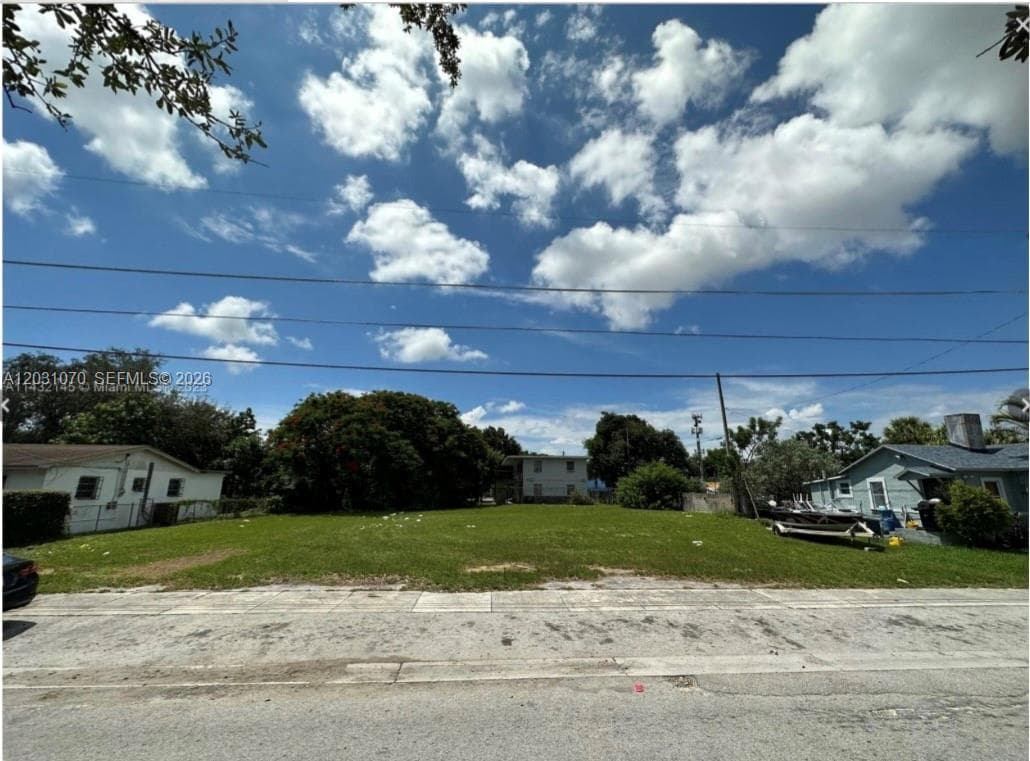 1624 NW 60th St, Miami FL 33142