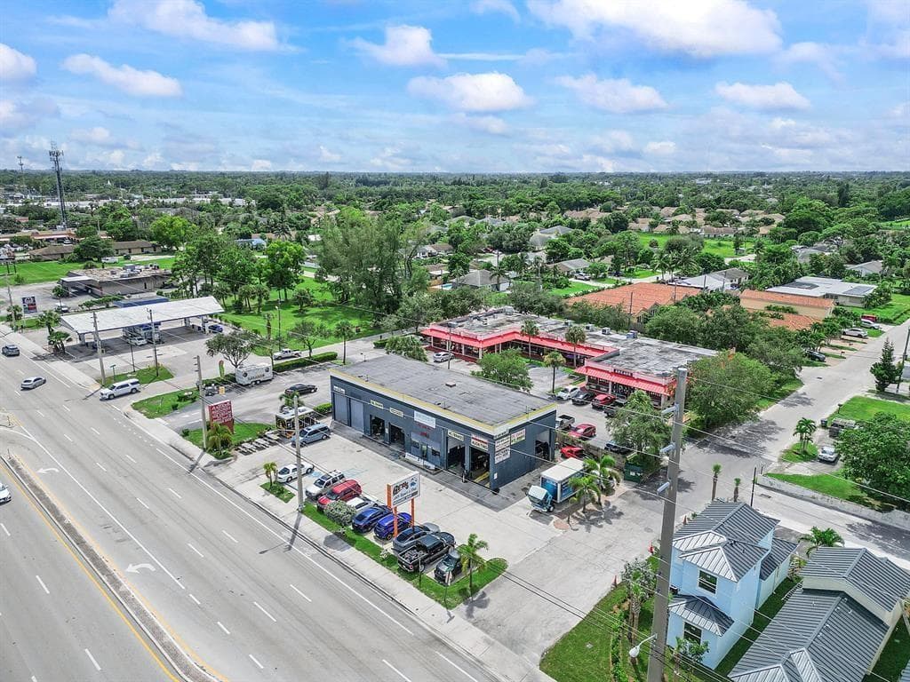3593 S Military Trail, Lake Worth FL 33463