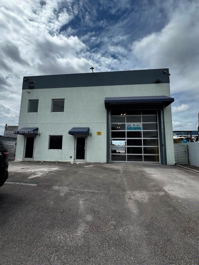 10810 NW 22nd St, Sweetwater FL 33172