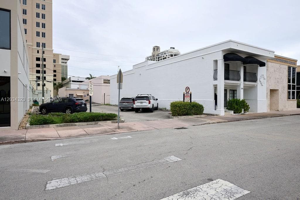 355 Palermo Ave, Coral Gables FL 33134