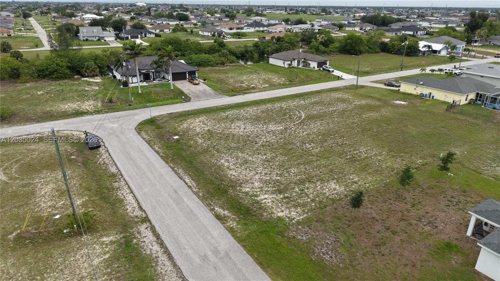 2009 NW 2ND AVE, Cape Coral FL 33993