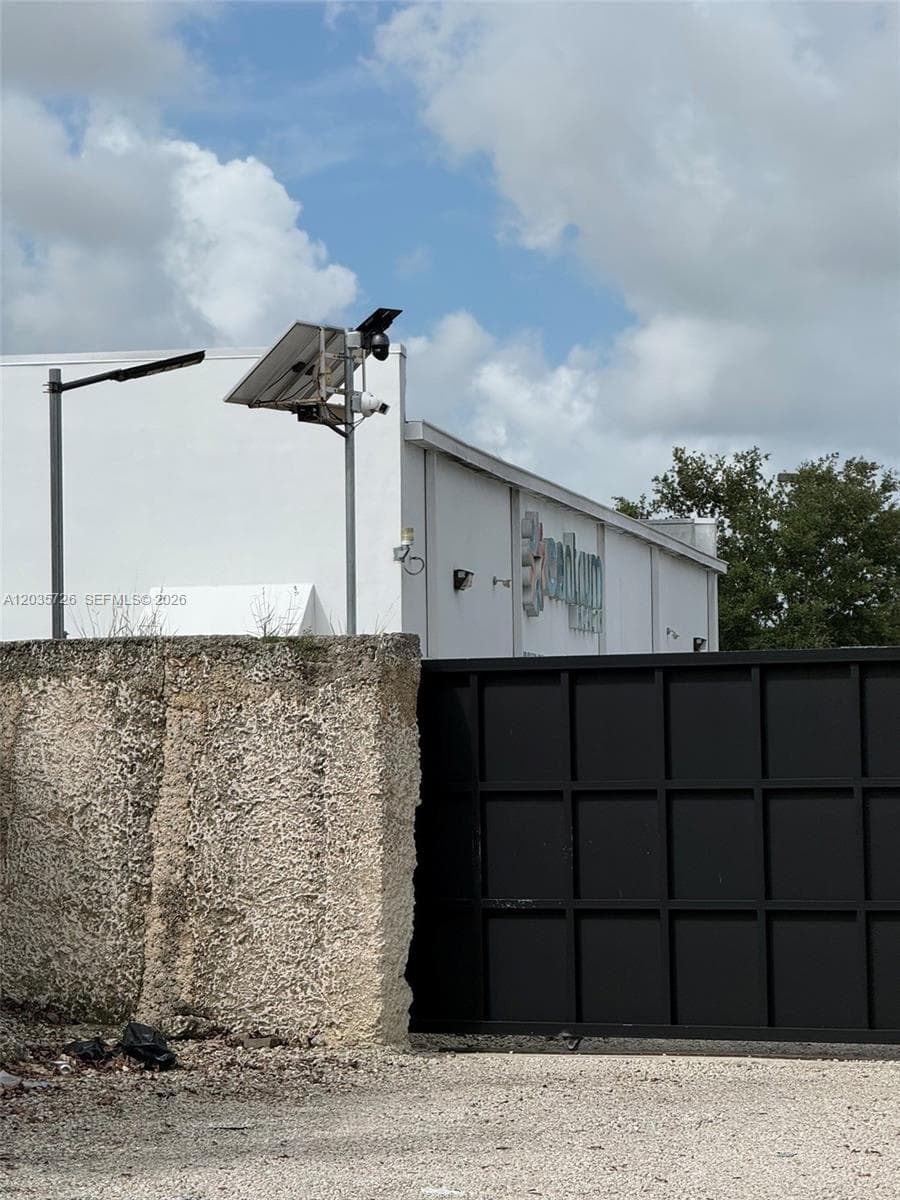 Solar -gate/Camera