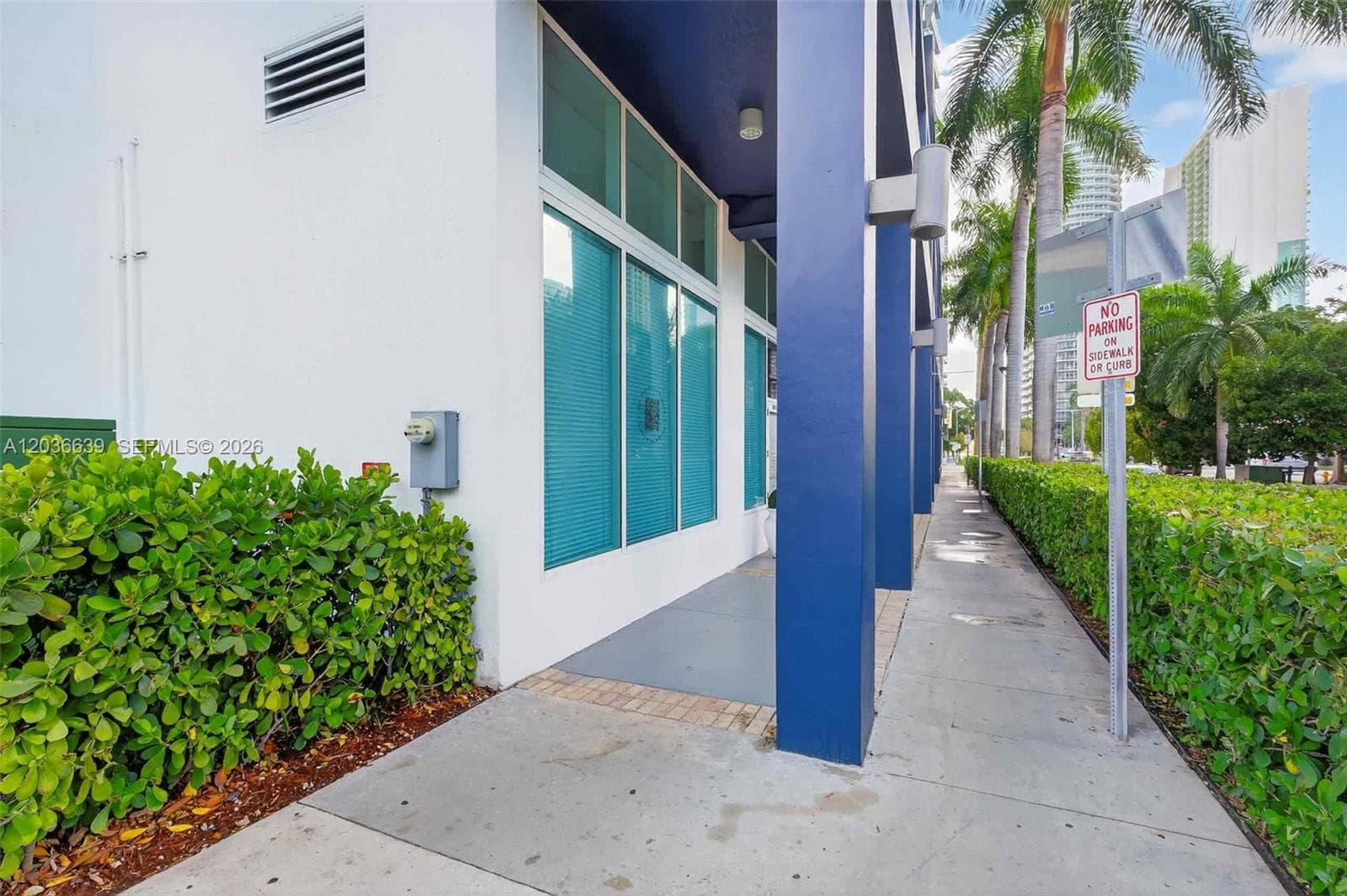 275 NE 18th St # 1, FL 33132