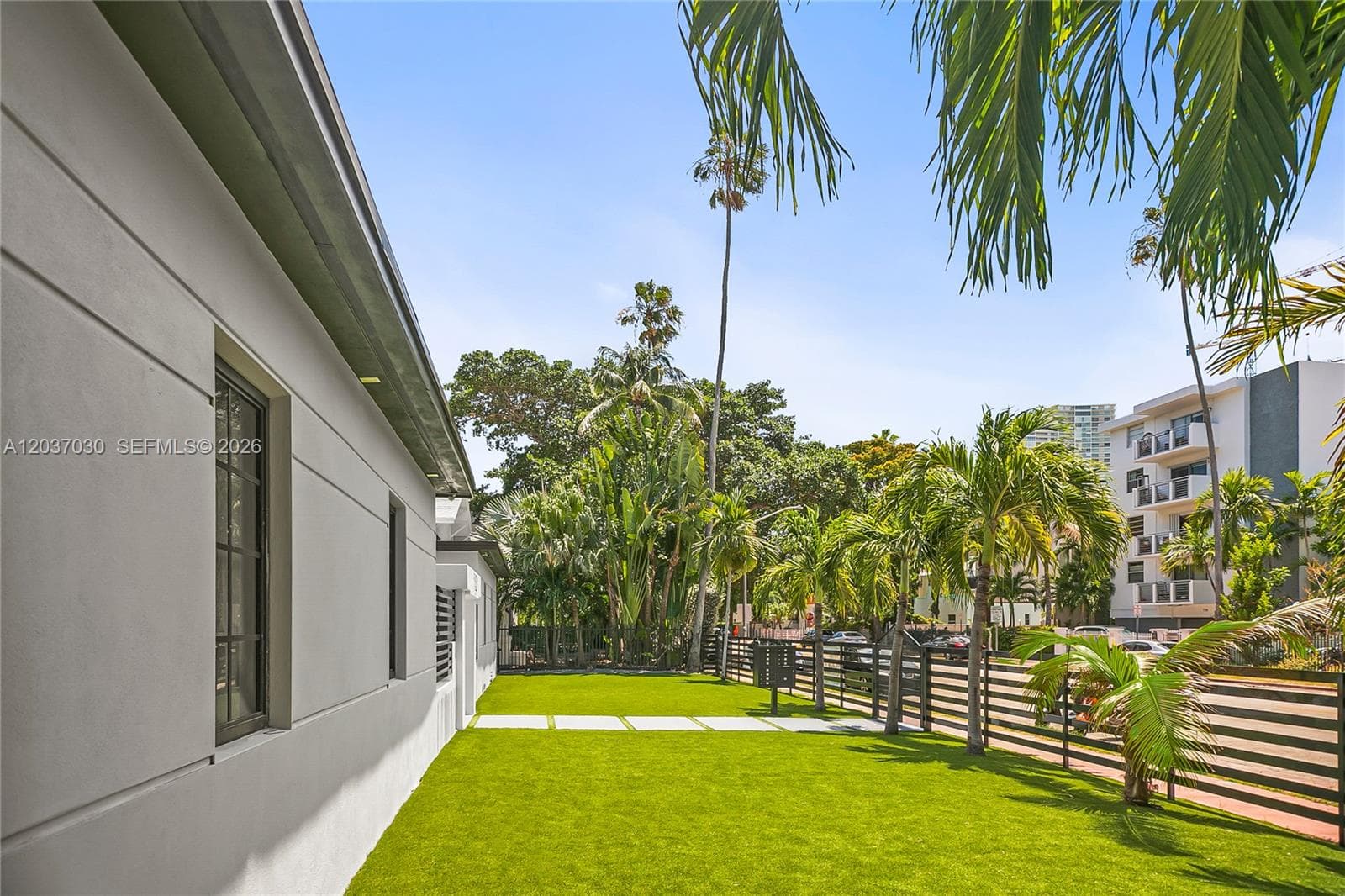 Miami Beach, FL, 33139
