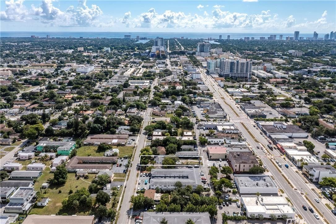 2434 Polk St, Hollywood FL 33020