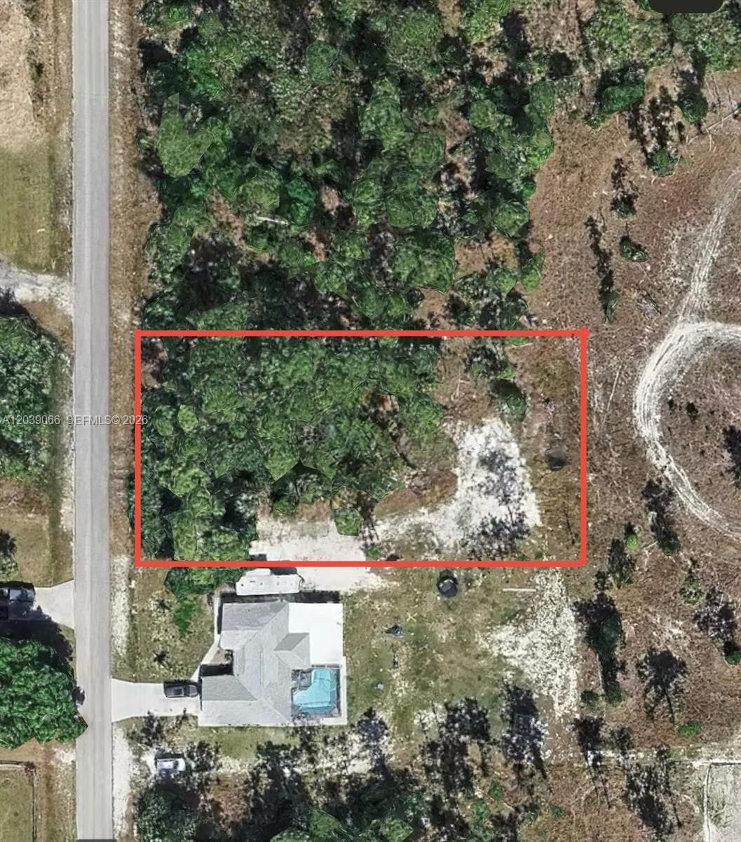 1010 Henry Ave, Lehigh Acres FL 33972