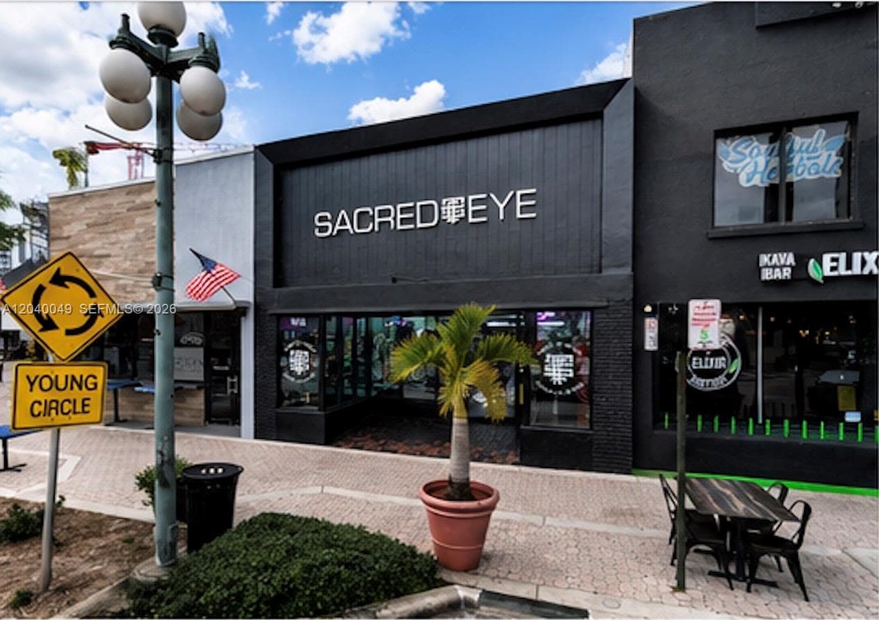 1816 Harrison St, Hollywood FL 33020