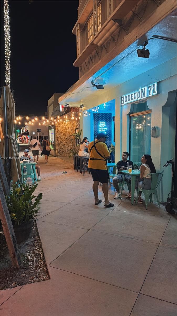 1014 71st St, Miami Beach FL 33141