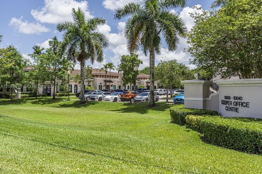 10600 Griffin Rd # 105, Cooper City FL 33328